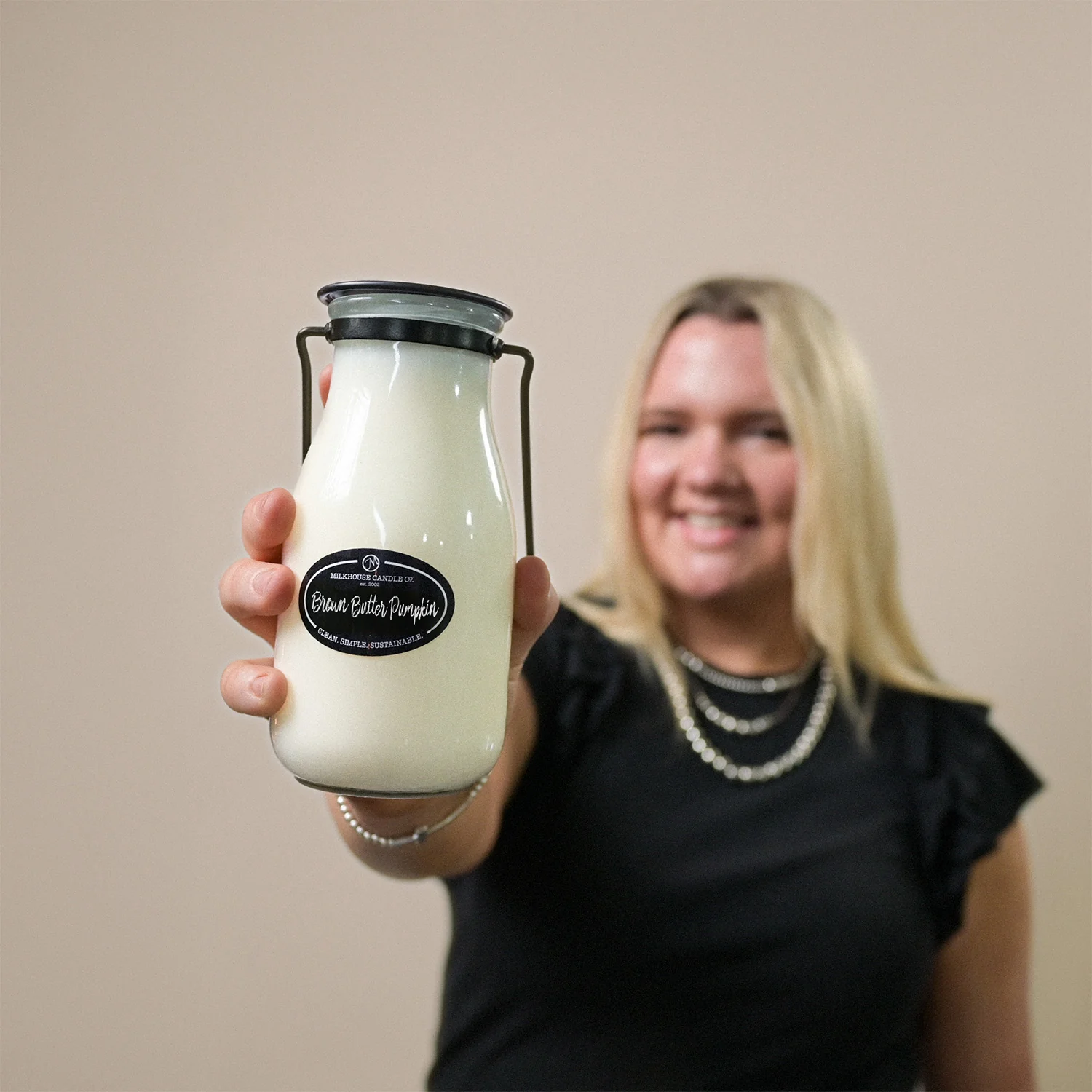 Brown Butter Pumpkin Candle | 14 oz Milkbottle - Image 3