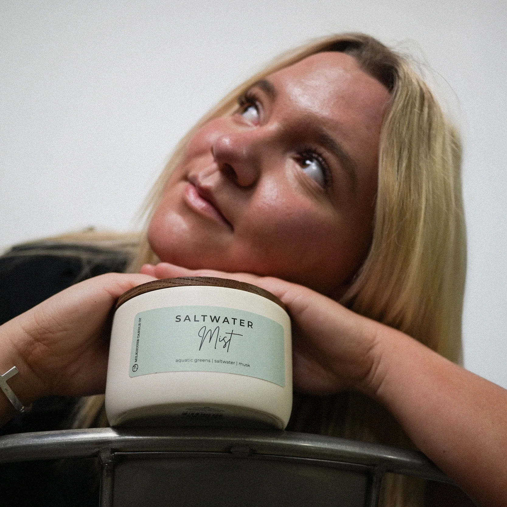 Saltwater Mist Candle | 10 oz Signature Statement - Image 4